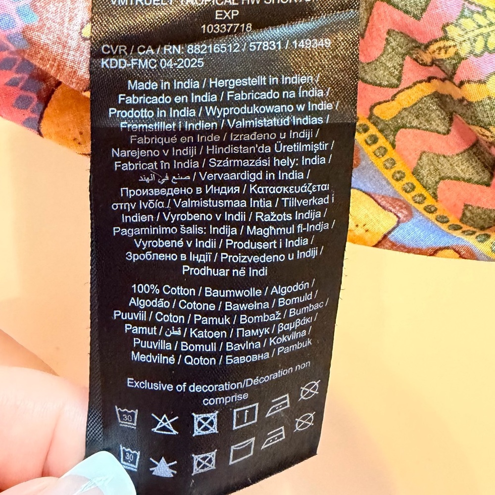 Vero Moda Tropical pineaple print cotton Summer Shorts size L, colorful, NWOT - Picture 12 of 14